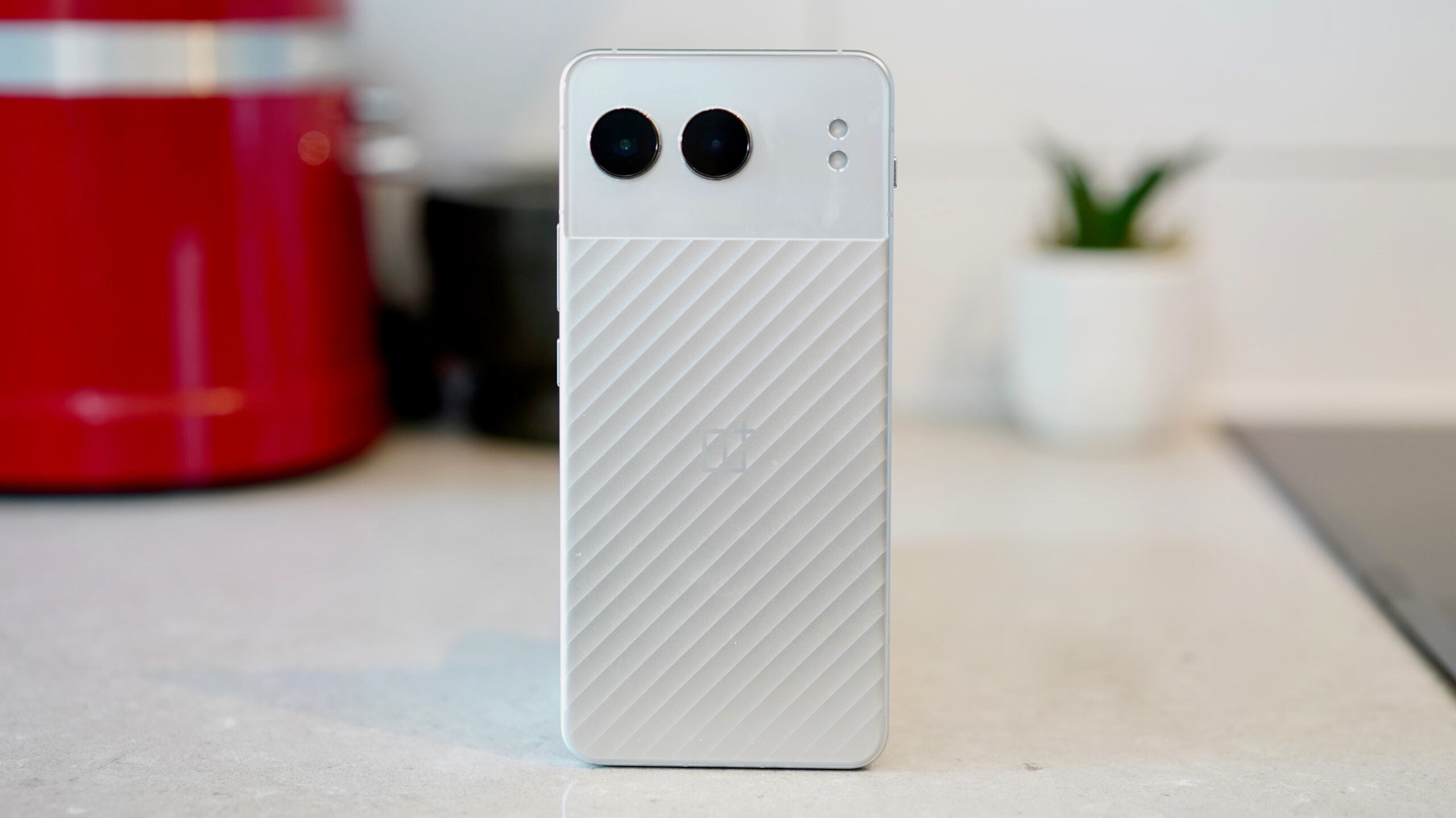 Das metallischste Telefon auf dem Markt wird billig