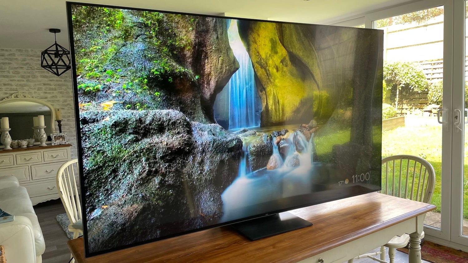 Der 85 Zoll TV Deal von TCL koennte Ihr Wohnzimmer fuer immer veraendern