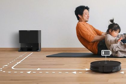 Der selbstentleerende Roomba Vacuum 2 Essential bleibt auf den Tiefststaenden