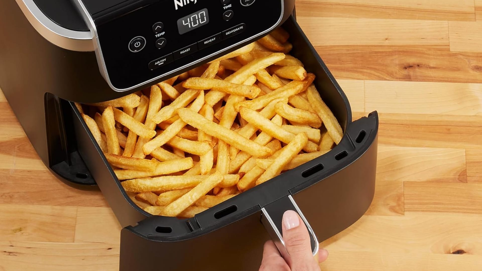 Die Ninja Luftfritteuse wird Ihre Feiertagskueche veraendern und bietet 25