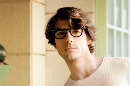 1736457863 Die KI Brille von Halliday ist mit einem winzigen unsichtbaren Display