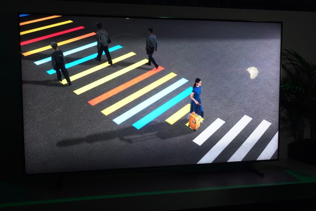 Hisense 116 RGB Trichoma TV CES