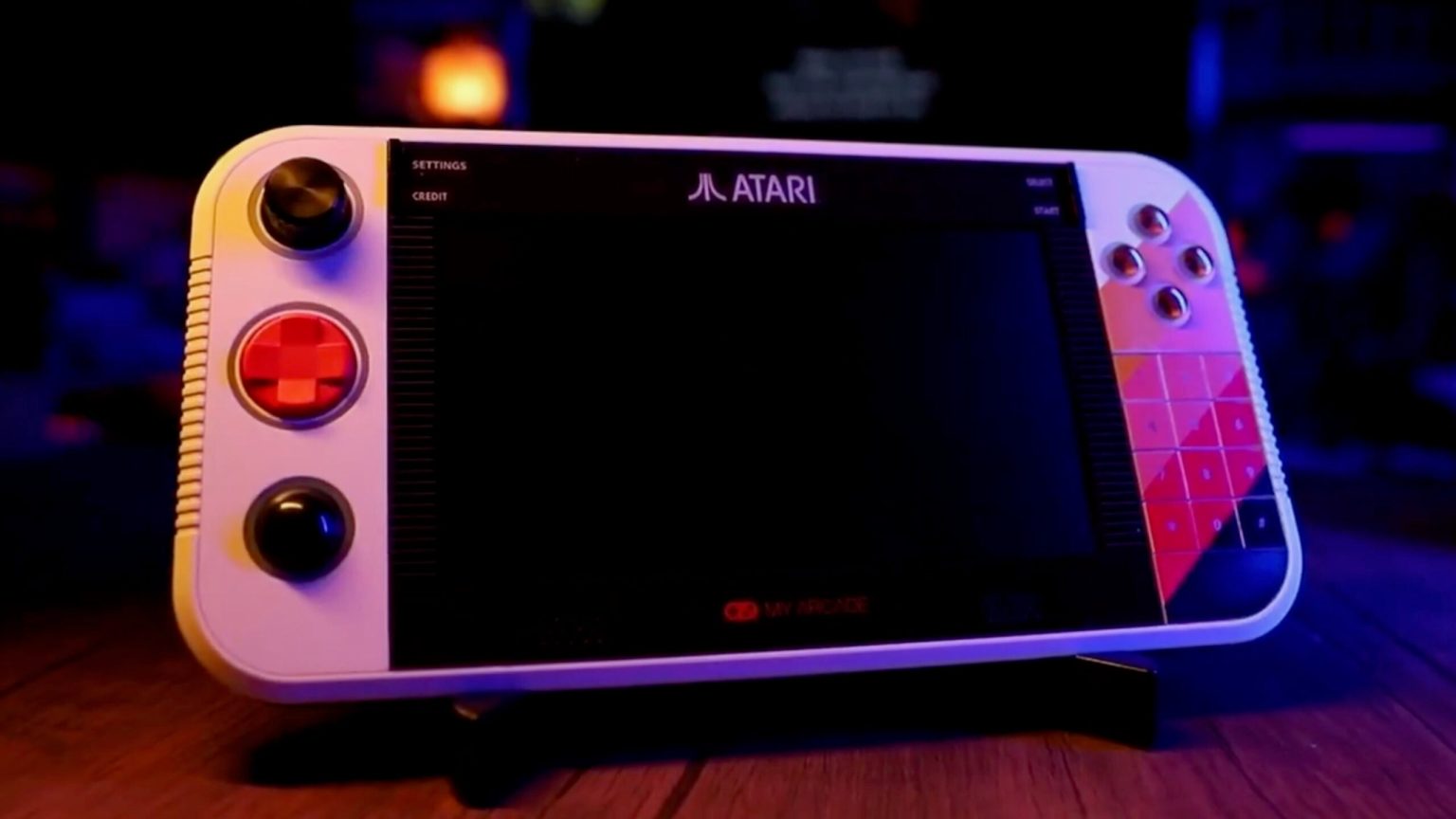 Die Atari Gamestation Go bringt eine skurrile Retro Atmosphaere auf den