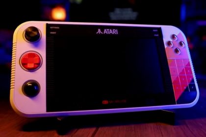 Die Atari Gamestation Go bringt eine skurrile Retro Atmosphaere auf den