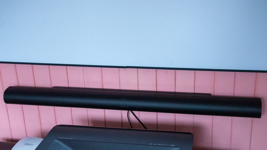 Sonos Arc Ultra Held
