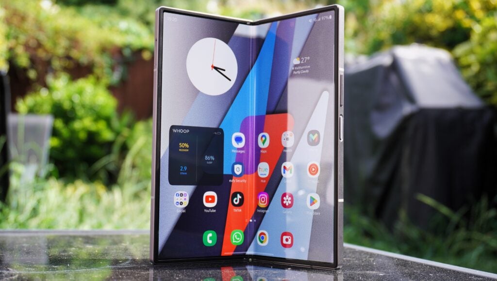Samsung Galaxy Z Fold 6 halbgefaltet
