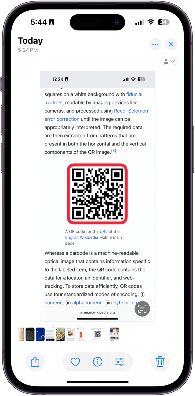 iPhone Photos App anzeigt einen Screenshot eines QR -Codes mit einem roten Box um den QR -Code