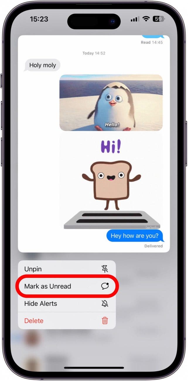 Wenn Sie in der Meldungs-App einen angestellten Text-Thread markieren möchten, tippen und halten Sie den Kreis mit den Namen des Kontakts als ungelesen. 