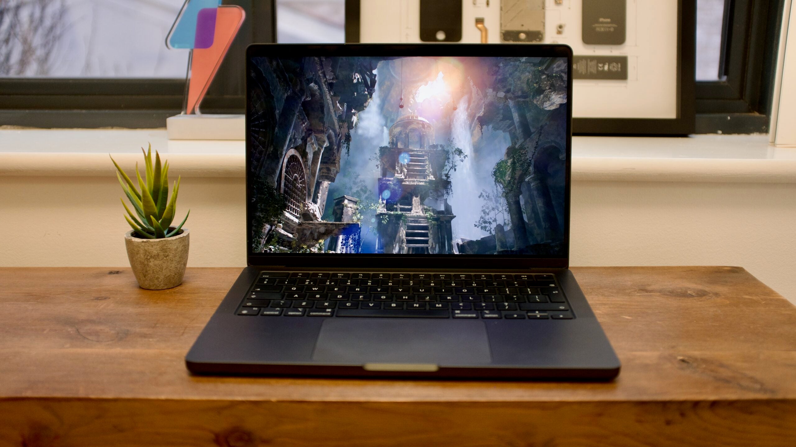 Das Warten auf ein MacBook Pro OLED koennte endlich naechstes