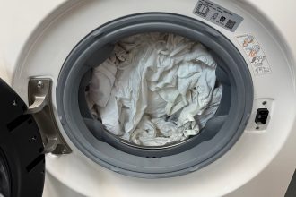Wie man eine Waschmaschine reinigt