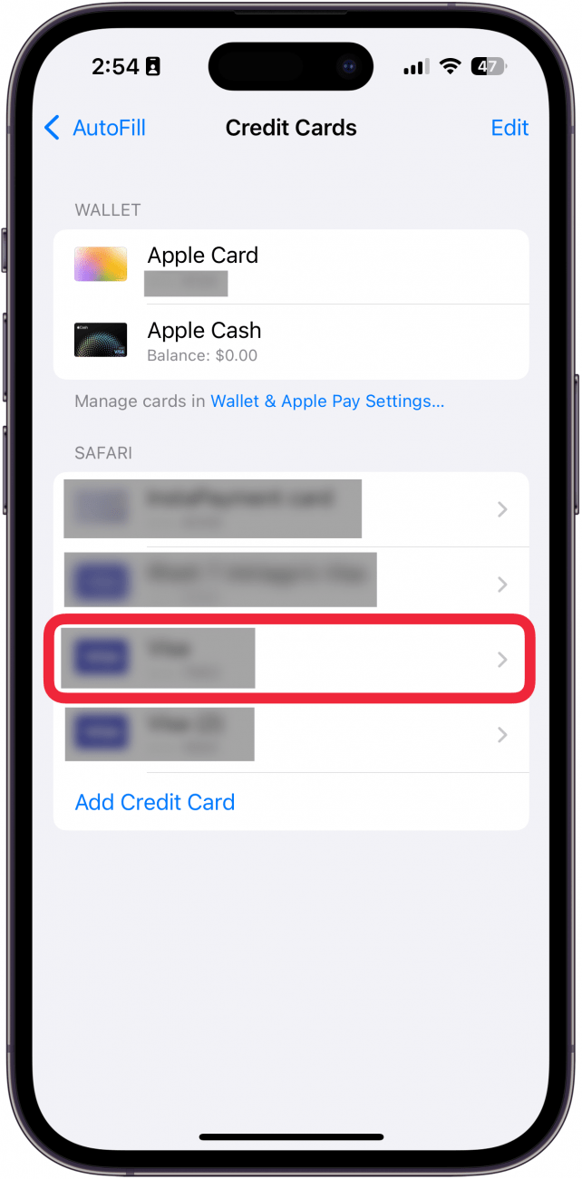 iPhone Autofill -Einstellungen mit einem roten Box um eine Kreditkarte