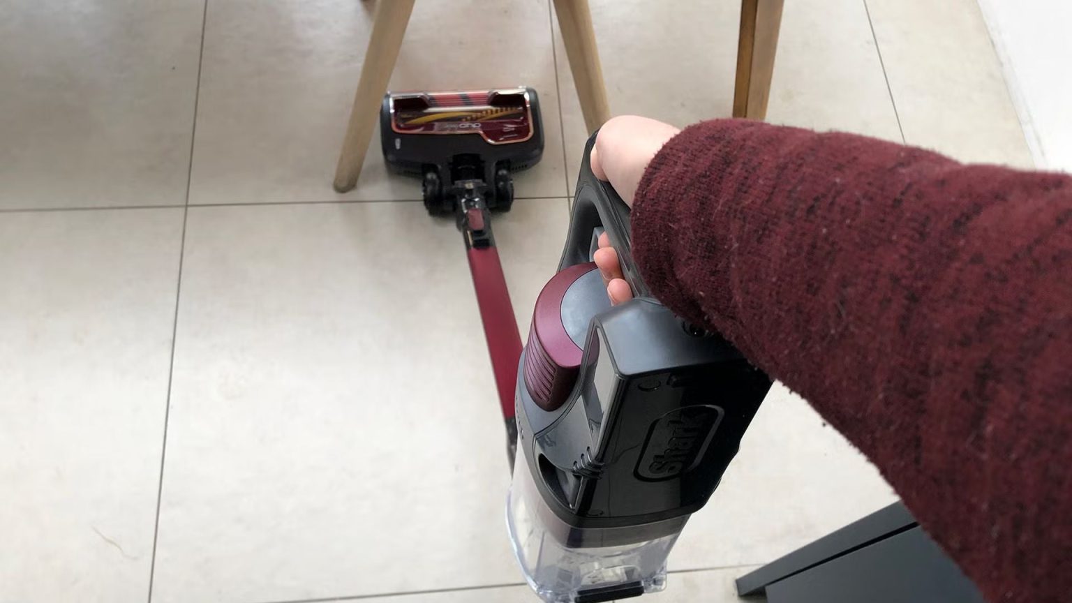 Haustierbesitzer muessen dieses Vakuumgeschaeft mit Hai Kabellosen sehen