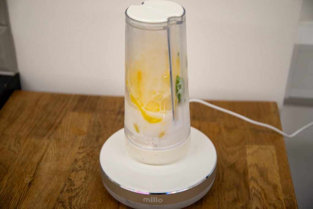 Ingredientes del batido de la licuadora portátil inteligente Millo