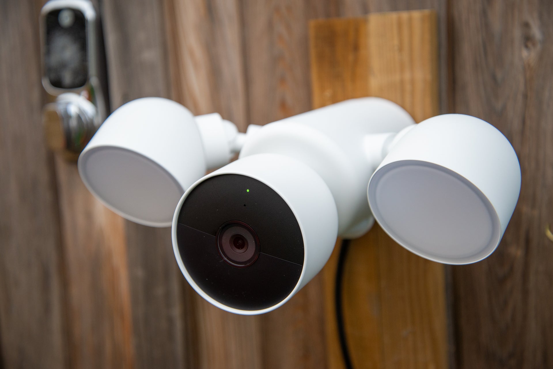 1638896204 Revision de Nest Cam con Floodlight con cable