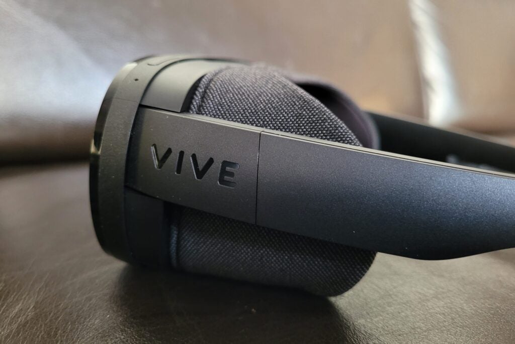 Auriculares Vive vistos desde el lateral