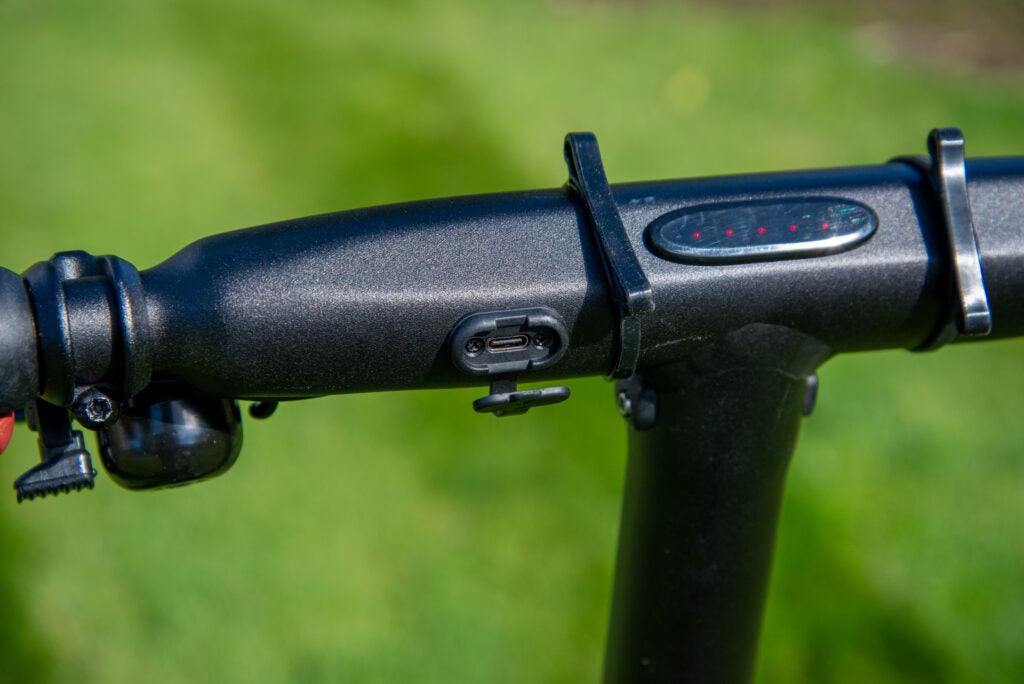 Puerto USB GoCycle G4