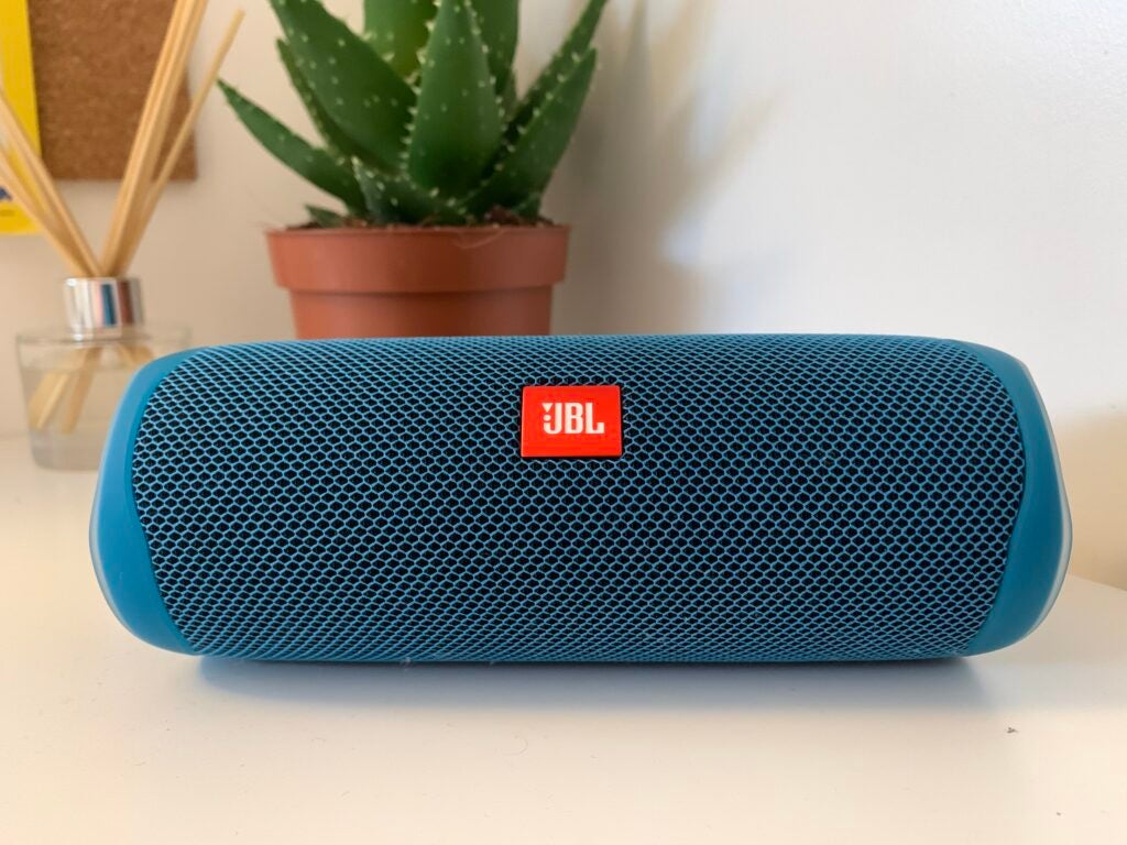 JBL Flip 5 horizontal
