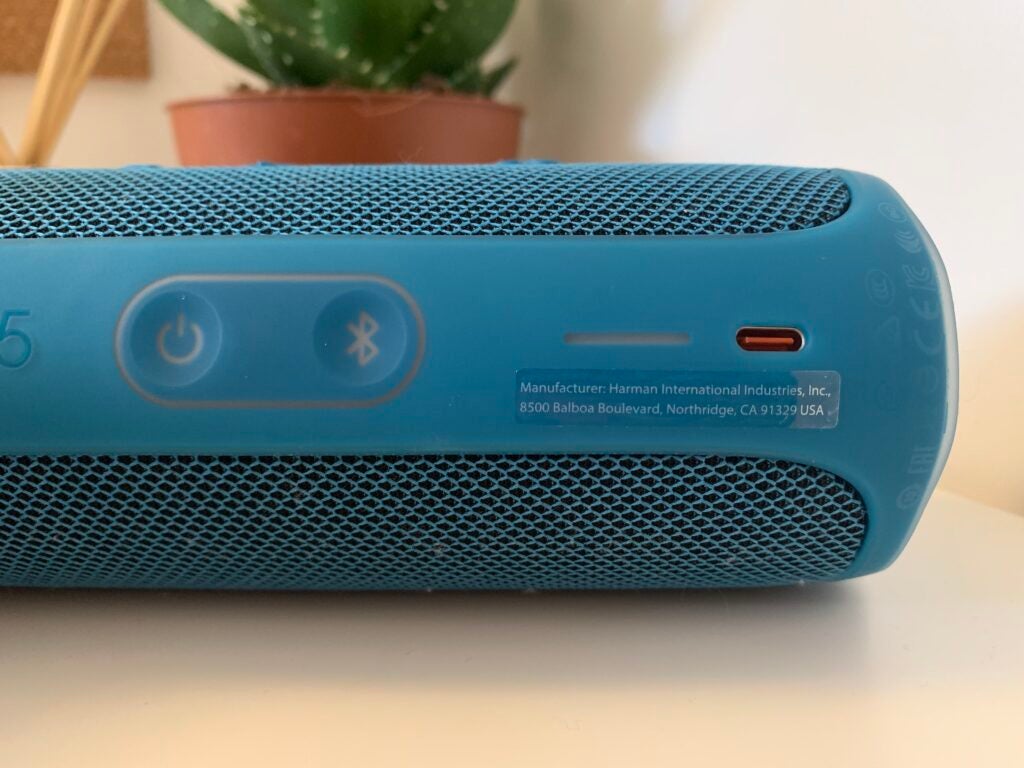 Puerto JBL Flip 5