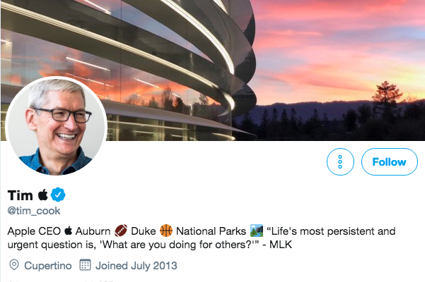 Biografía en Twitter de Tim Cook