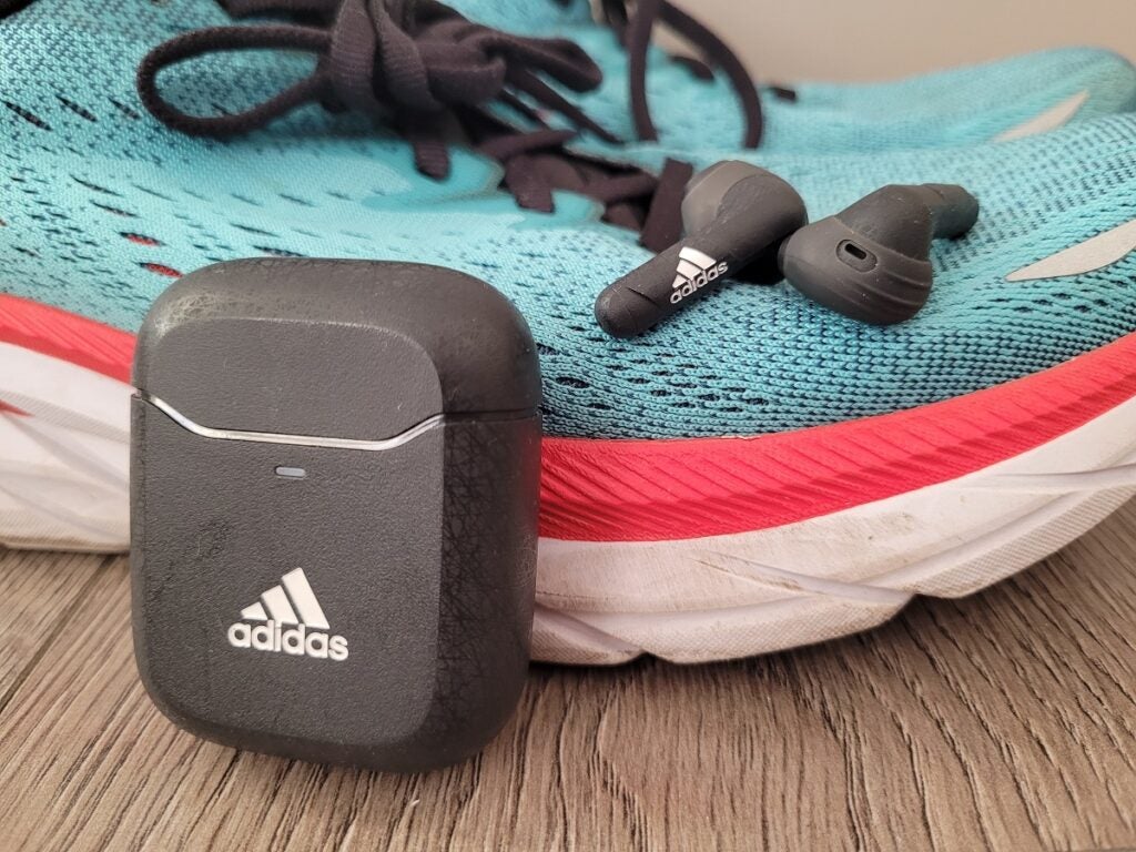 Auriculares Adidas ZNE 01 sin estuche