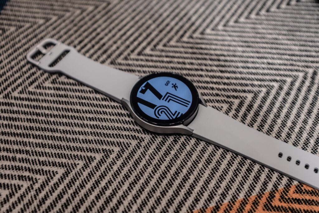Galaxy Watch 4 con correa blanca