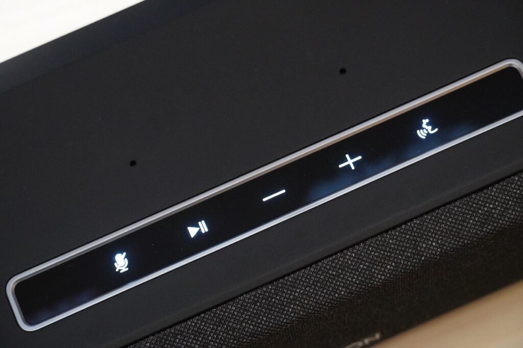 Controles táctiles Denon Home Sound Bar 550