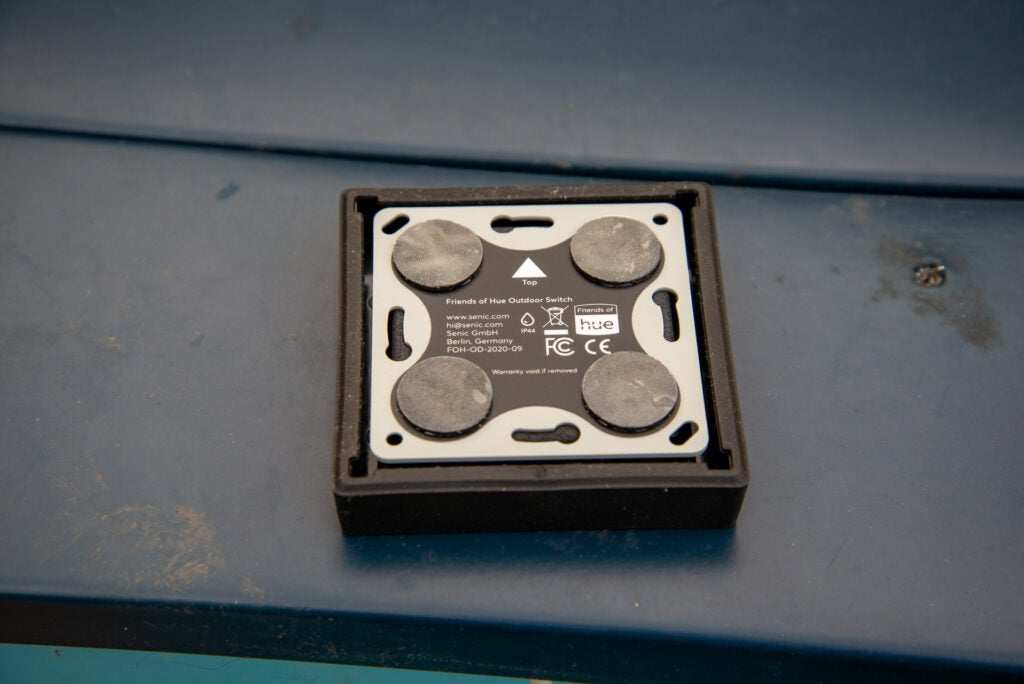 Interruptor trasero Senic Friends of Hue Outdoor con pegatinas