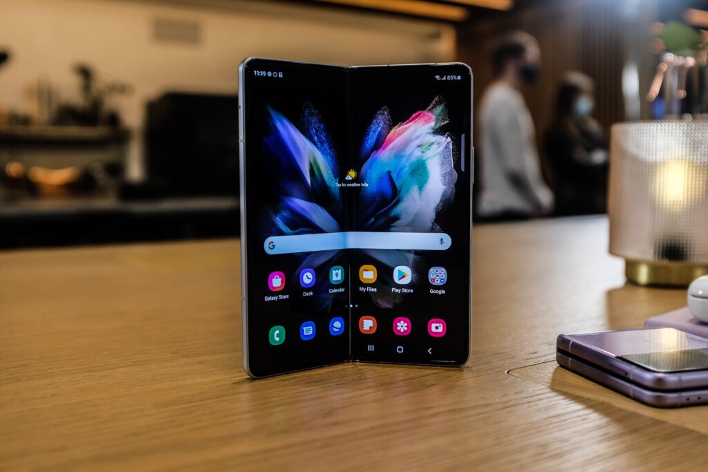 samsung galaxy z fold 3 imagen frontal