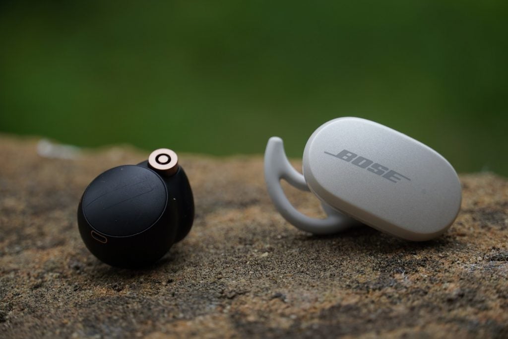 Auriculares Bose QC con auriculares Sony WF-1000XM4