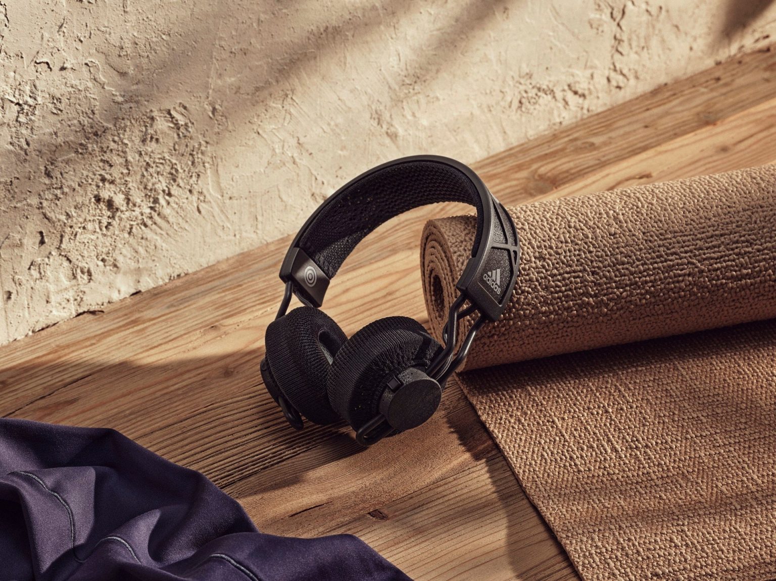 Adidas lanza RPT 02 SOL auriculares alimentados por el sol