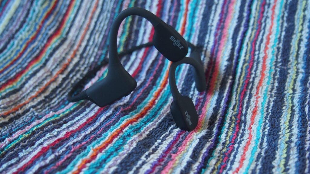 Diseño flexible Shokz OpenSwim