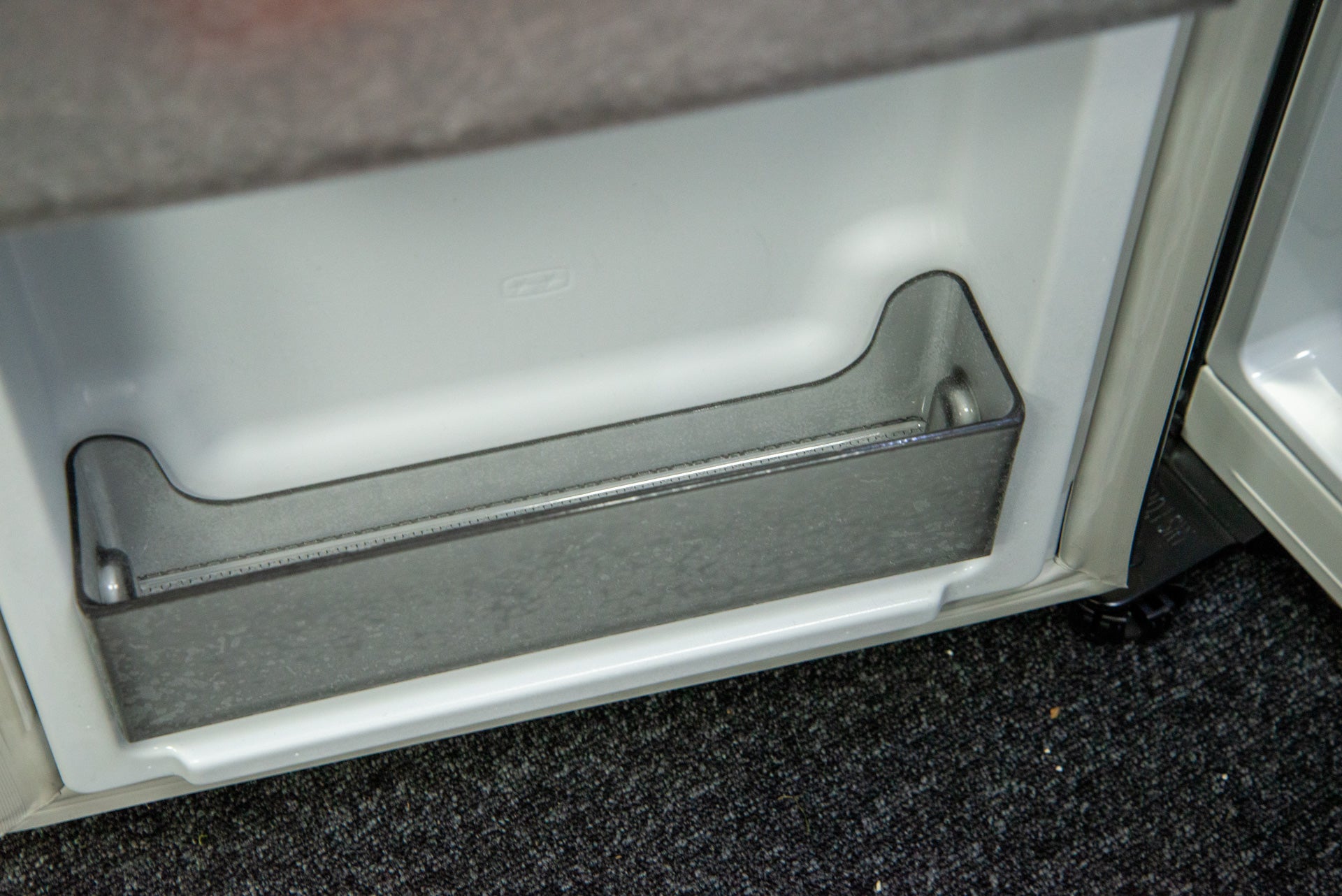 Samsung RH69B8941S9 bolsillo pequeño en la puerta del congelador