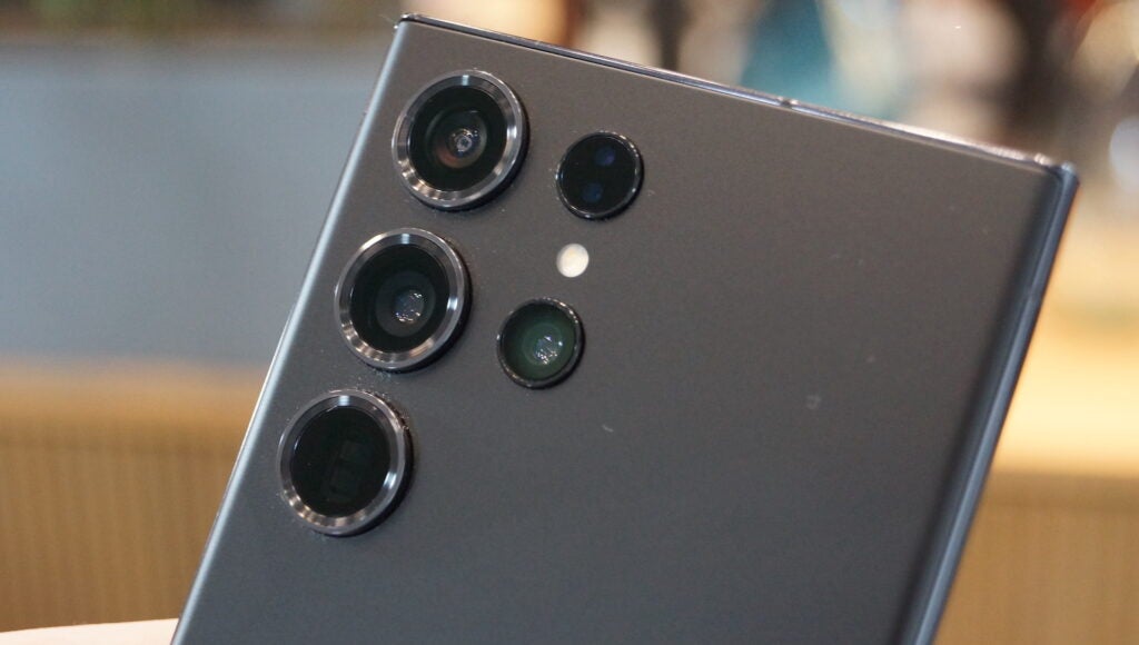 El módulo de la cámara en el Galaxy S23 Ultra