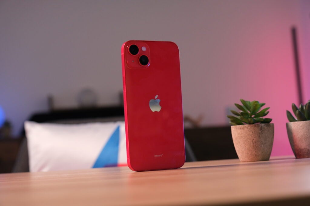 iPhone 14 Plus atrás