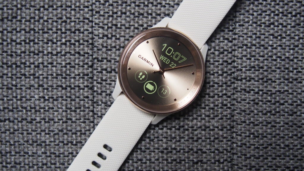 El Garmin Vivomove Trend plano