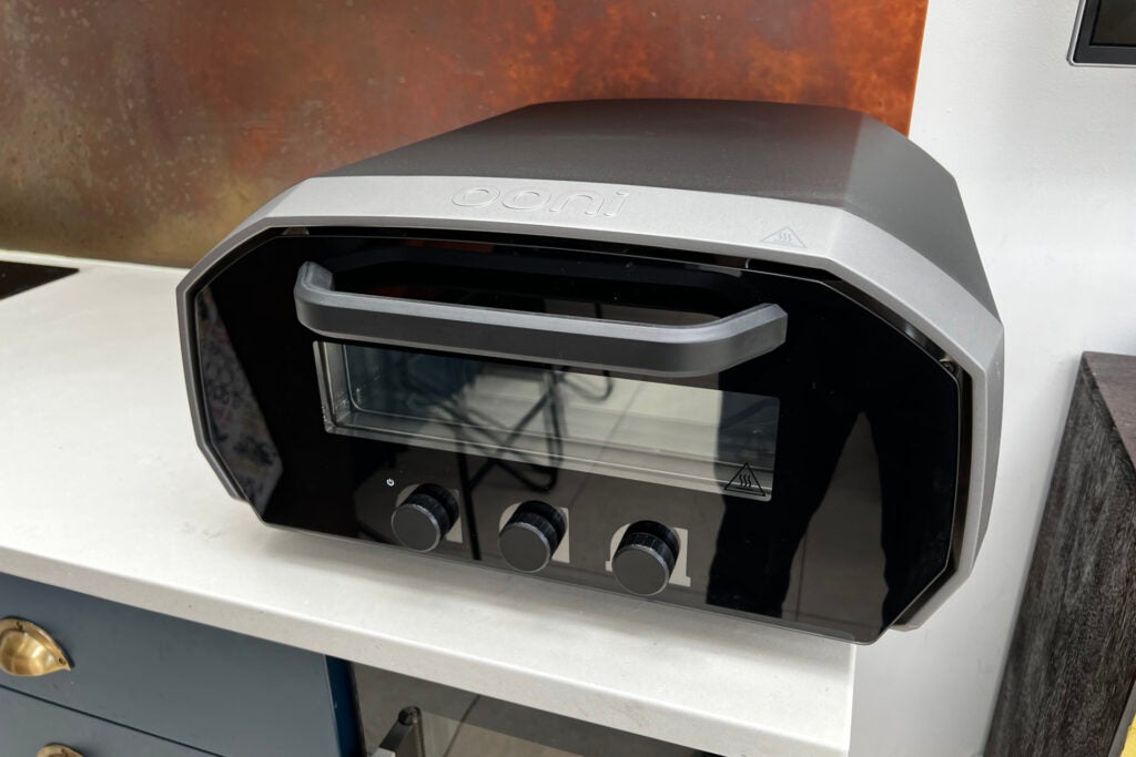 Ooni Volt 12 héroe