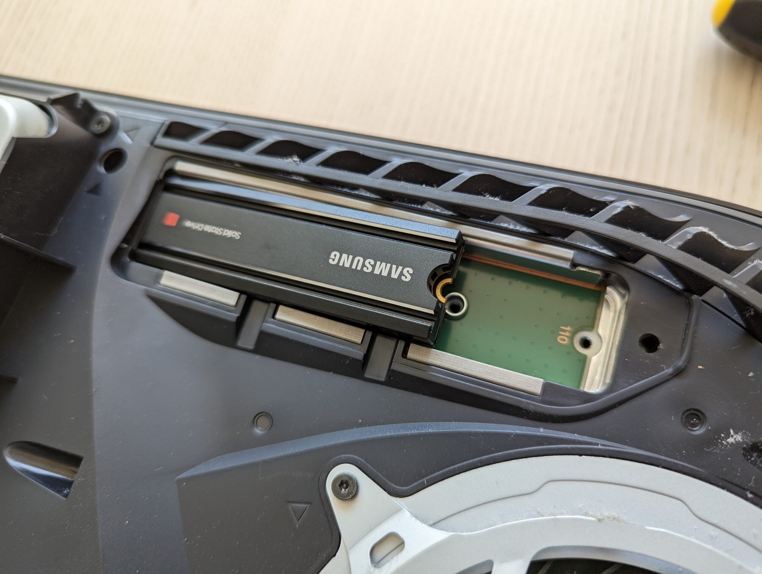 1686746171 545 Como instalar un SSD M2 en tu PS5 amplia tu