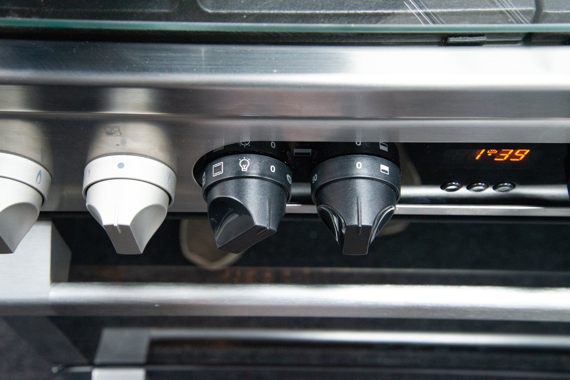 Controles De Horno Hotpoint HDM67G8C2CX