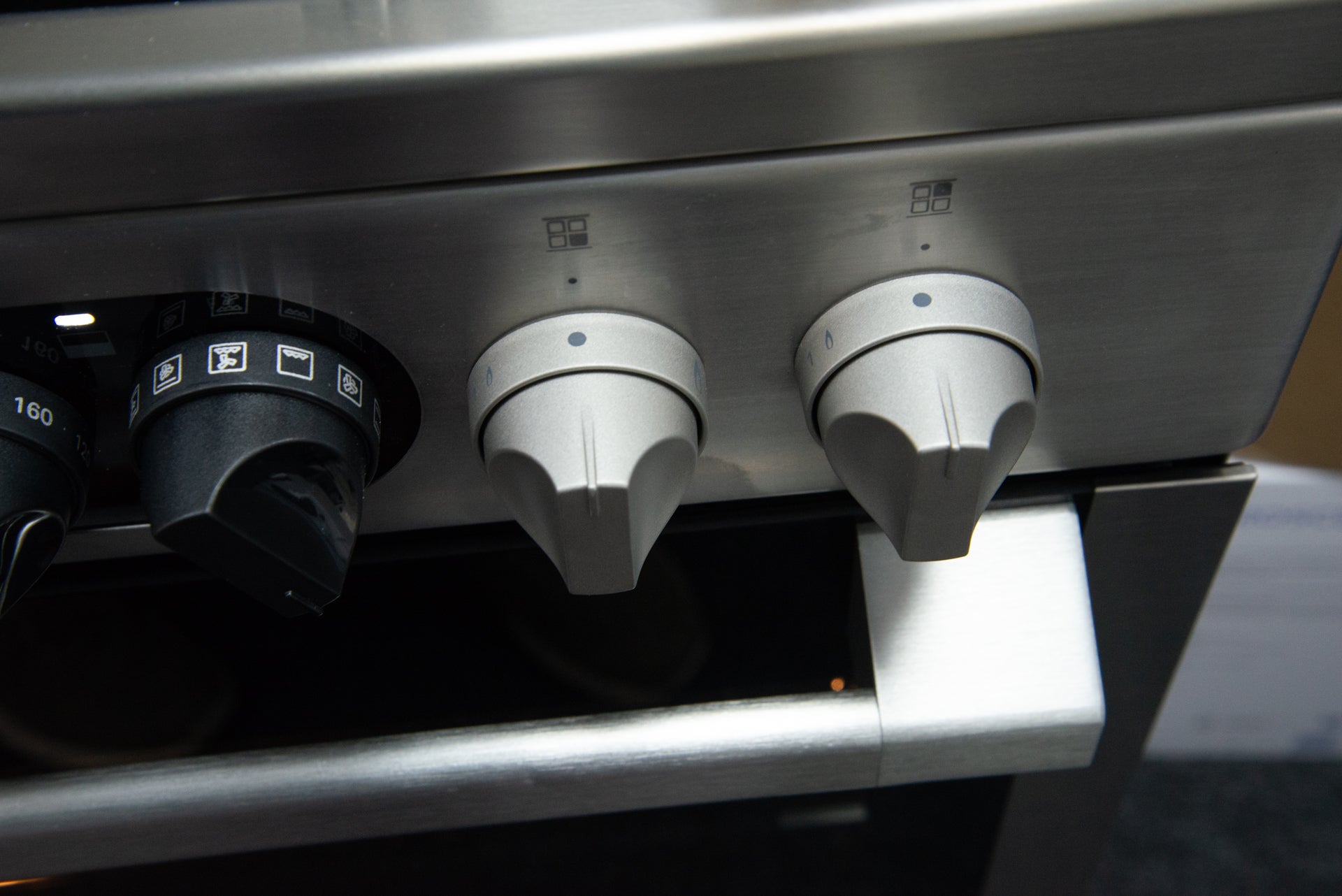 Controles de gas Hotpoint HDM67G8C2CX