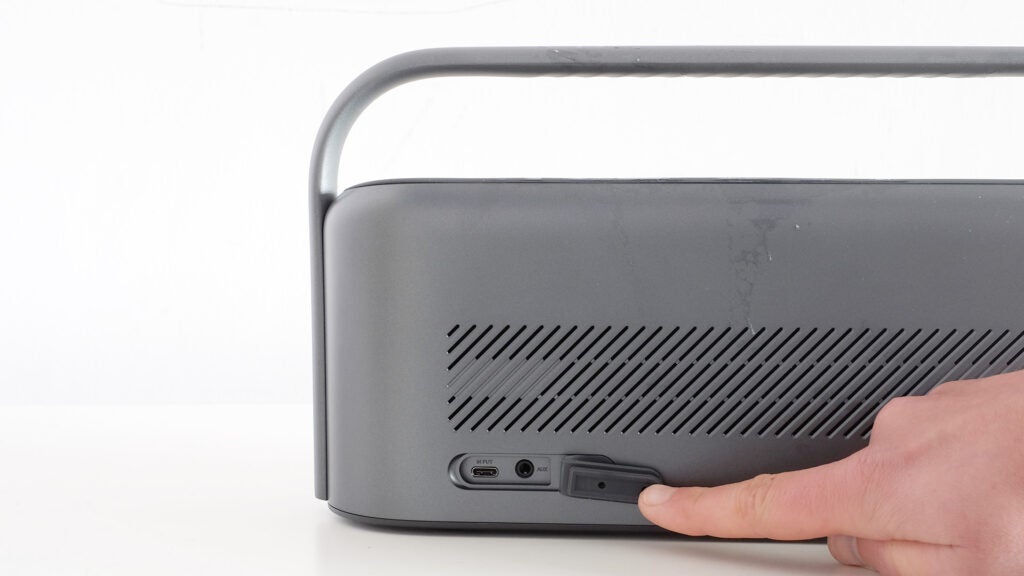 Conexiones Anker Soundcore X600