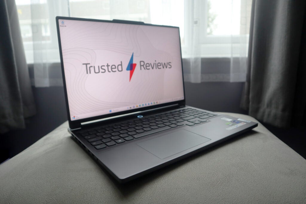 Perfil - Lenovo Legión Slim 7i 16