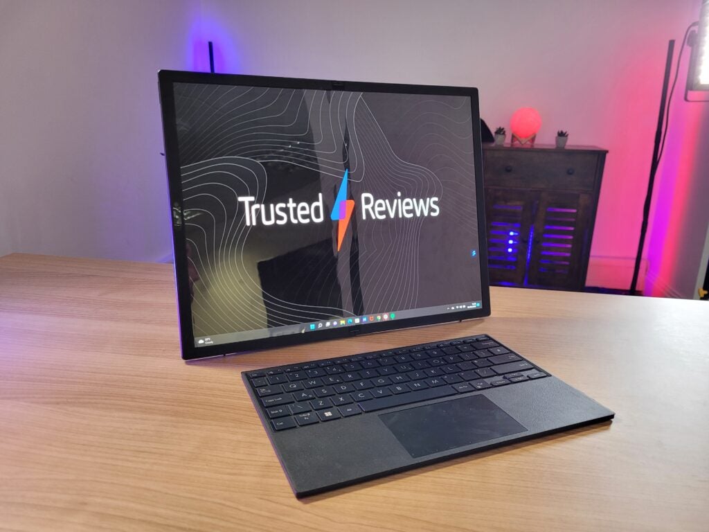 Asus Zenbook 17 OLED plegable (2)