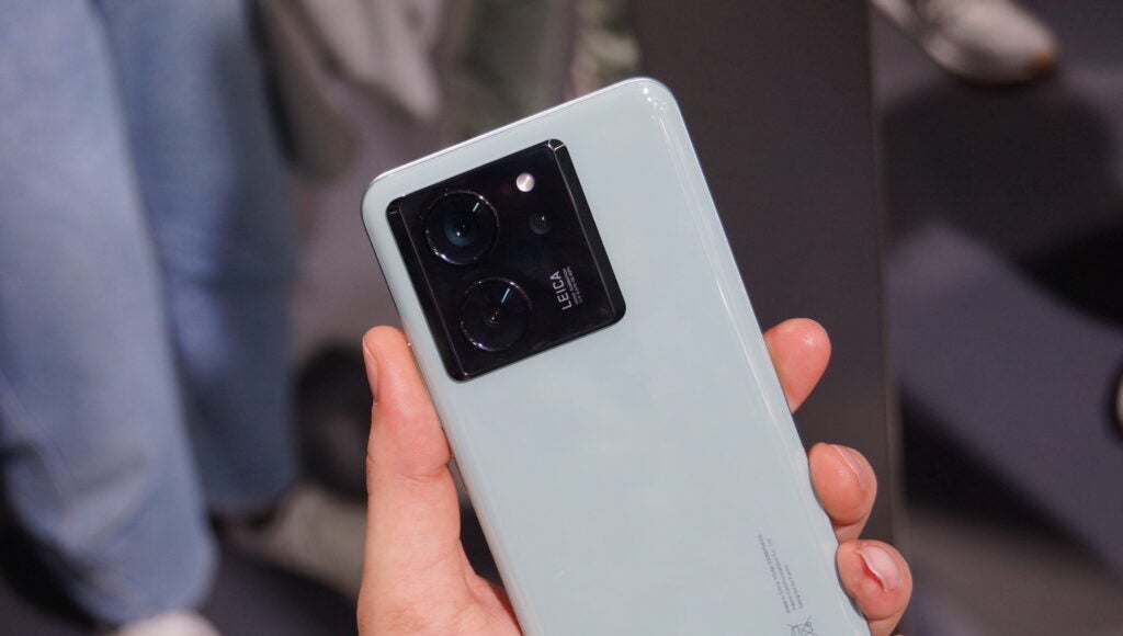 Xiaomi 13T en mano