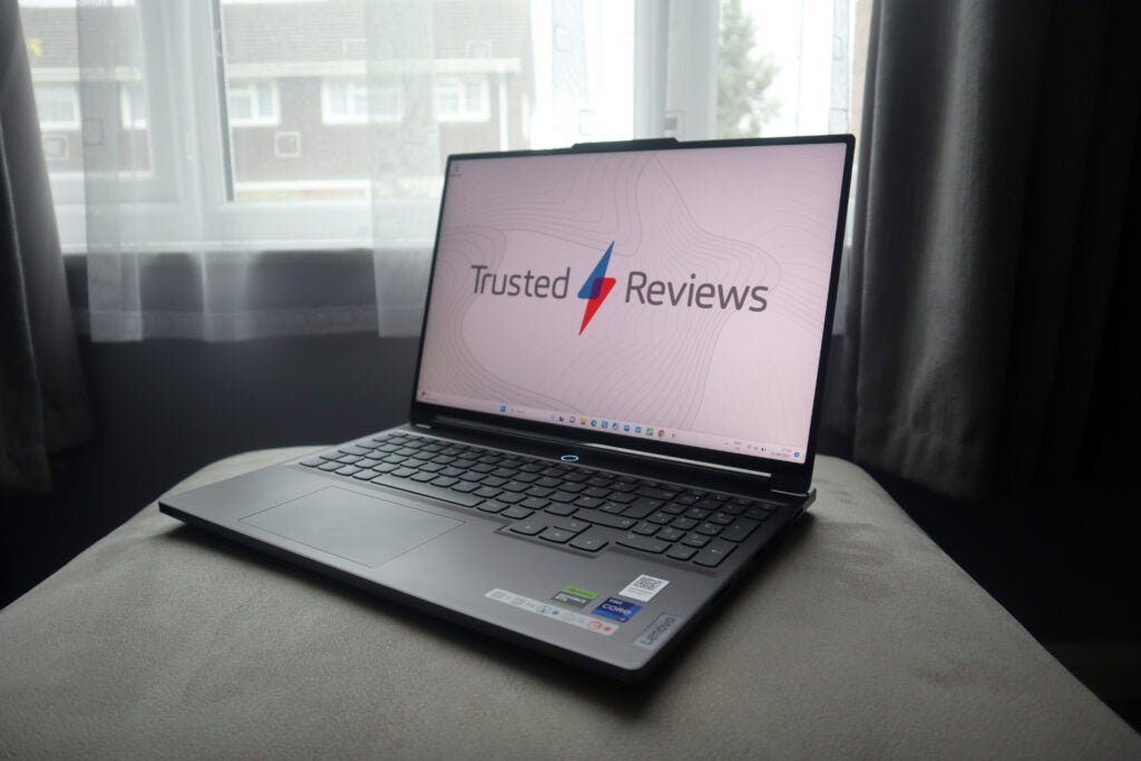 Perfil - Lenovo Legión Slim 7i 16