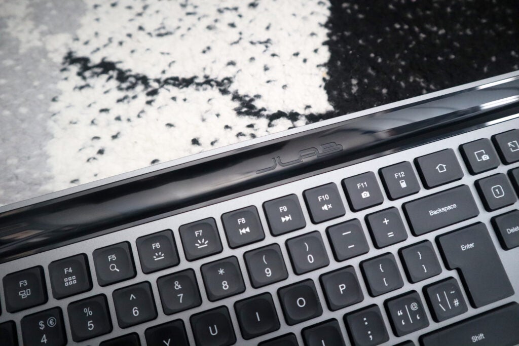 Barra de logotipos: teclado inalámbrico JLab Epic