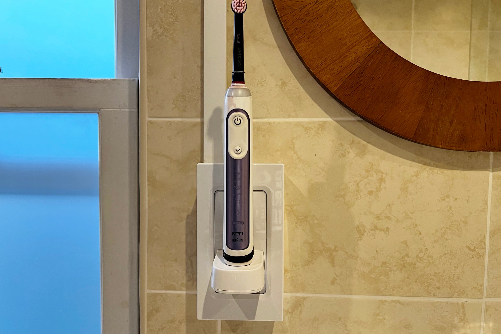Cargador de cepillo de dientes de pared ProofVision hero