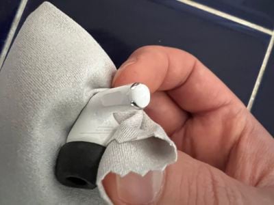 limpiar airpod no carga