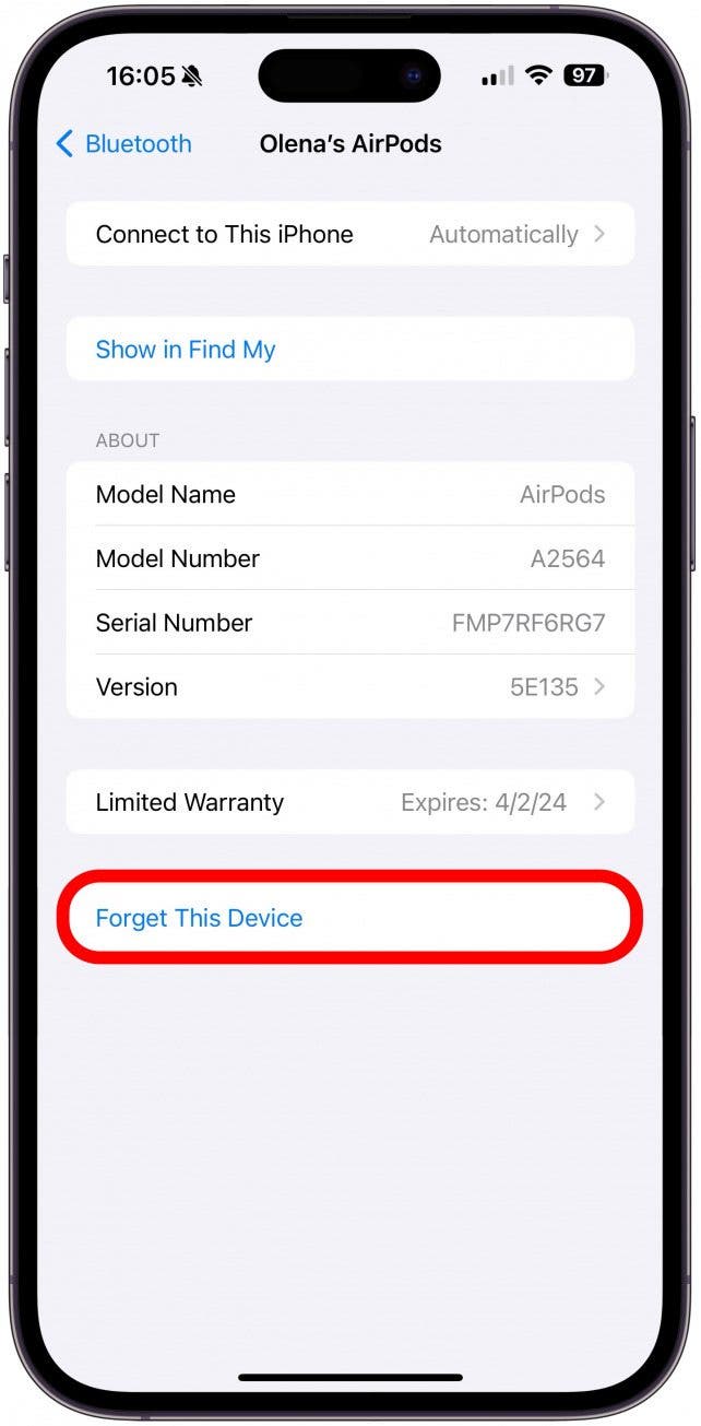 Primero, olvídate de los AirPods en la configuración de Bluetooth de tu iPhone.