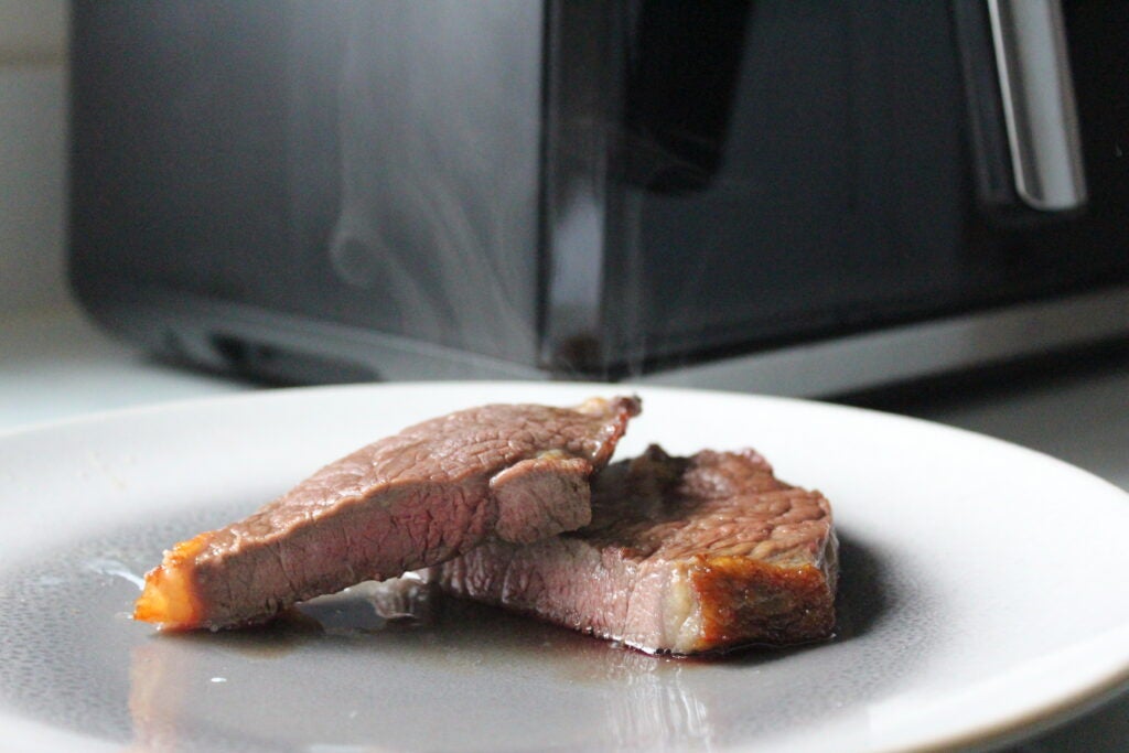 Filete Salter Fuzion Dual Air Fryer después de cocinarlo