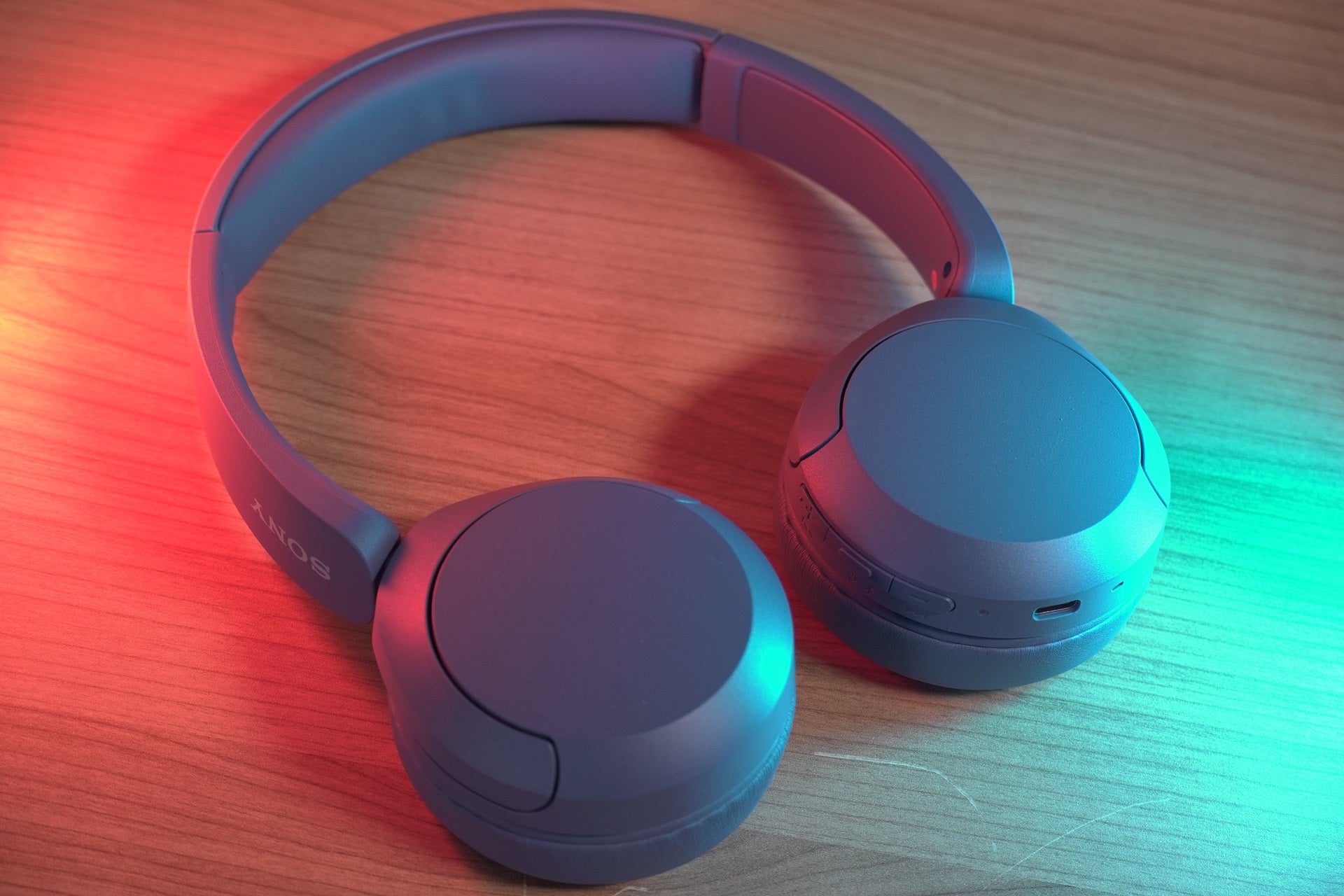 Sony WH-CH520 con luces